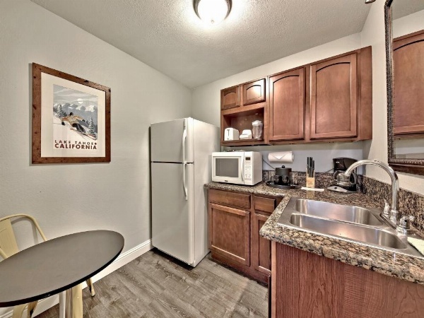 Heavenly Inn Lake Tahoe image 19